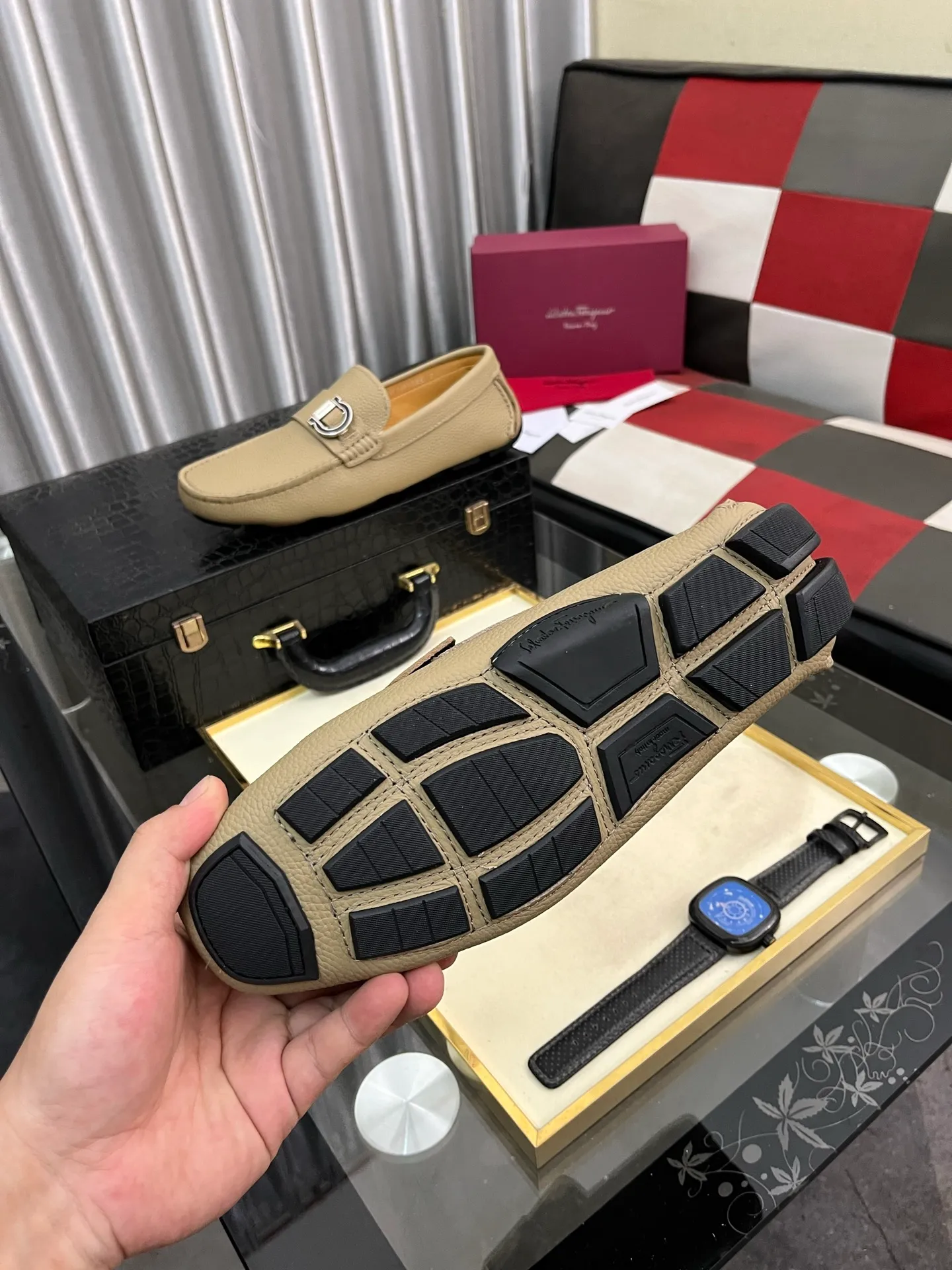 Men's shoes 💰560⌚️⌚️ Ferragamo [Ferragamo] new high-end quality framed shoes. The style is luxurious and elegant, with equal emphasis on practicality and style. We pay special attention to quality and details. The shoe last leather, workmanship and comfort are not inferior! Material: Imported first-layer soft cowhide leather upper ➕Genuine leather lining, code number: 38-446️⃣colors available